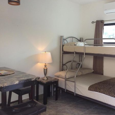 Popeye'S Beach Resort San Pedro  Luaran gambar